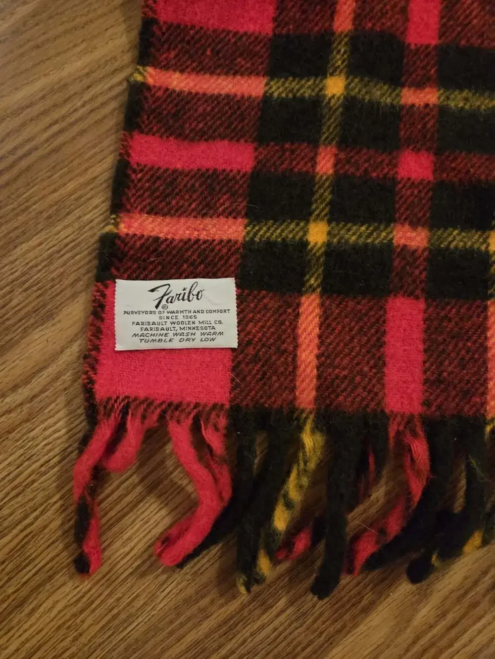 Faribo Vintage Red Black Tassel 100% Wool Stadium Throw Lap Blanket 42x60